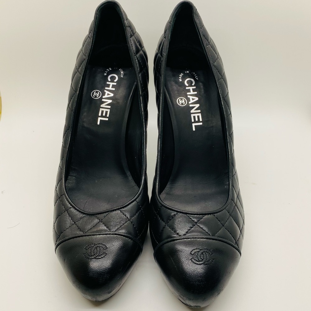 CHANEL Black Leather 4” Heels Sz 39/9 Like New